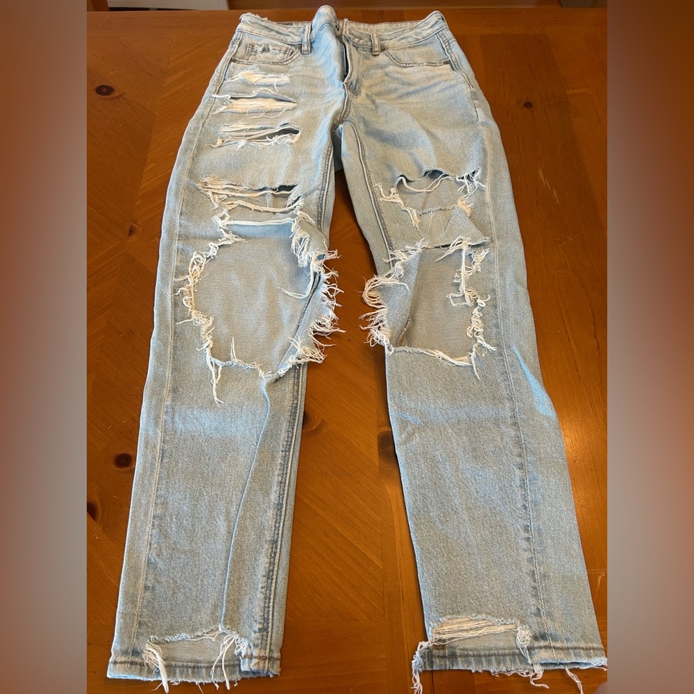 American Eagle wide legged size 2 jeans. VERY lightly worn!!